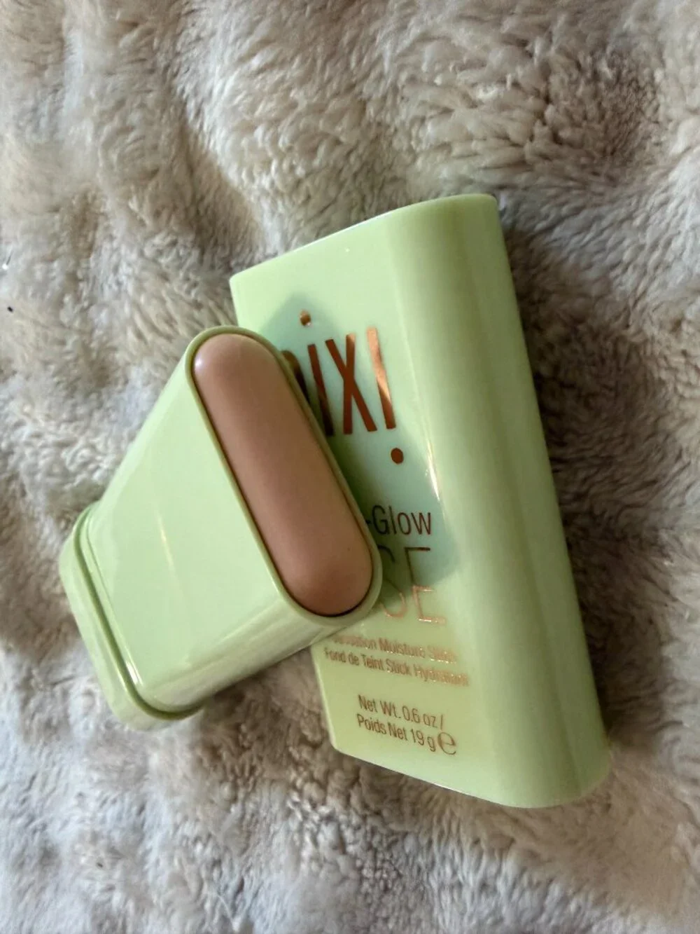 Pixi by Petra On-the-Glow BASE Foundation, dewy glass look, color - Cream, 0.6oz